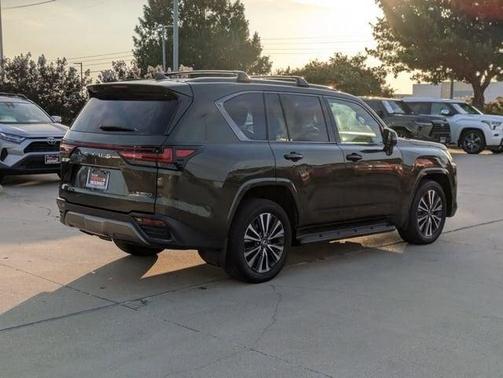 2022 Lexus LX 600 Premium