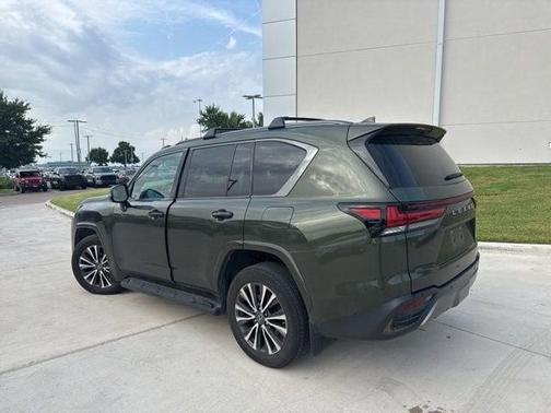2022 Lexus LX 600 Premium