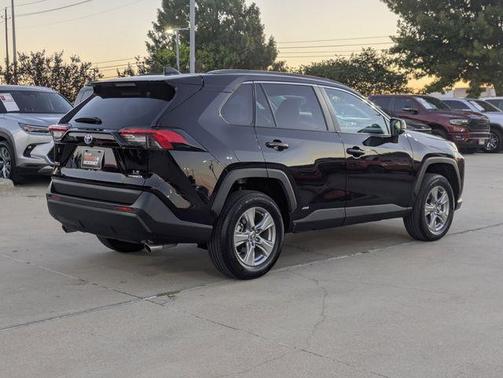 2024 Toyota RAV4 Hybrid LE