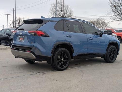 2024 Toyota RAV4 Hybrid SE