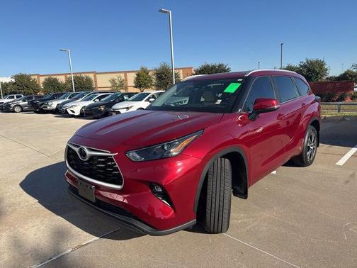 2023 Toyota Highlander XLE