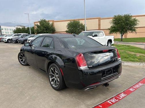 2018 Chrysler 300 Touring