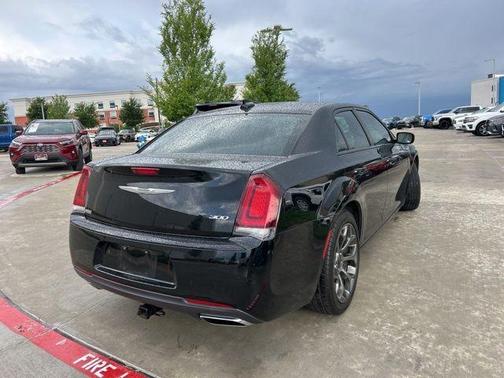 2018 Chrysler 300 Touring
