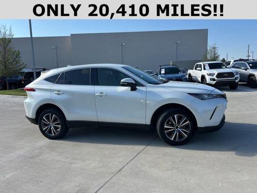2022 Toyota Venza LE