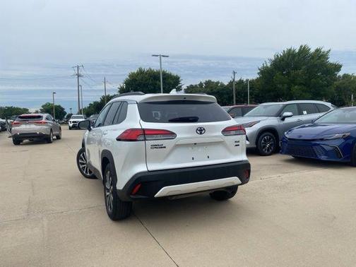 2023 Toyota Corolla Cross XLE