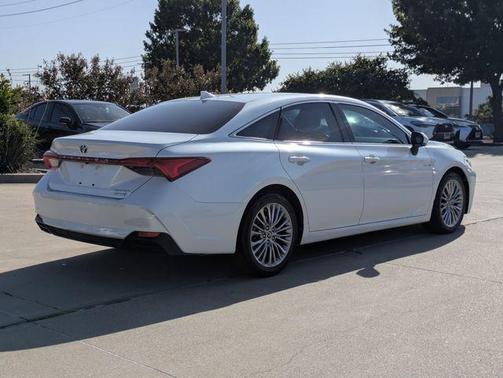 2019 Toyota Avalon Hybrid Limited