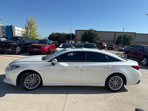 2019 Toyota Avalon Hybrid Limited