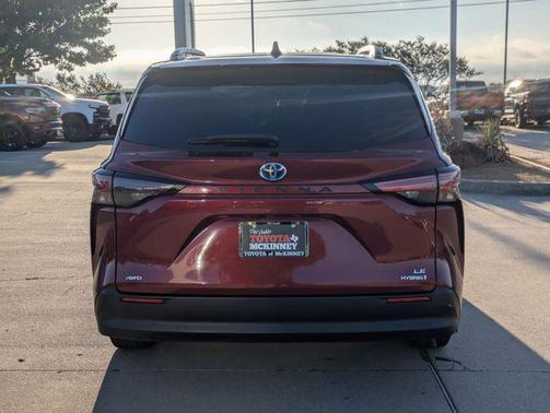 2022 Toyota Sienna LE