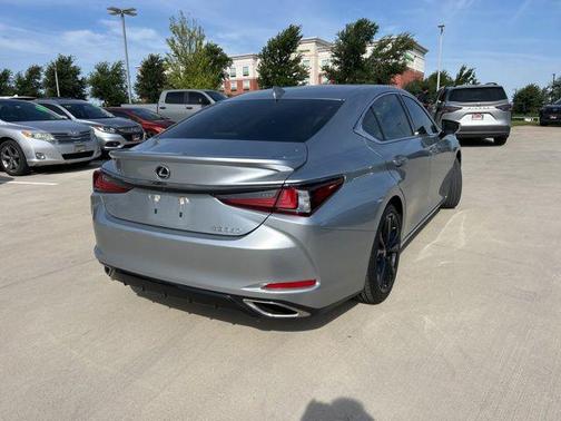 Iridium 2023 Lexus ES 350 F Sport