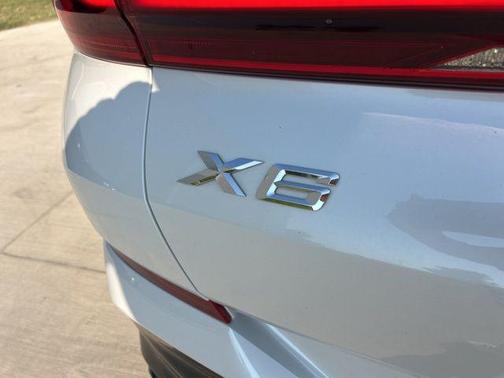 2023 BMW X6 xDrive40i