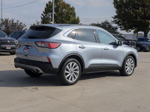 2022 Ford Escape Titanium