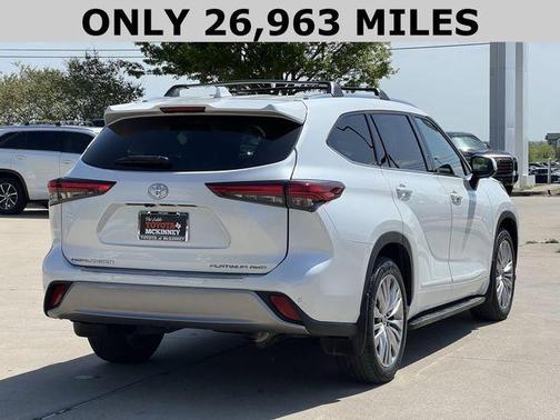 2023 Toyota Highlander Platinum