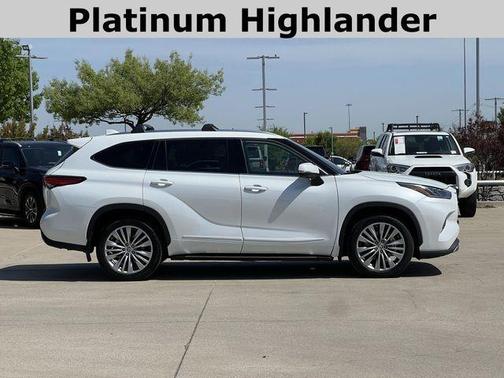 2023 Toyota Highlander Platinum