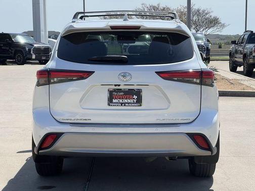 2023 Toyota Highlander Platinum
