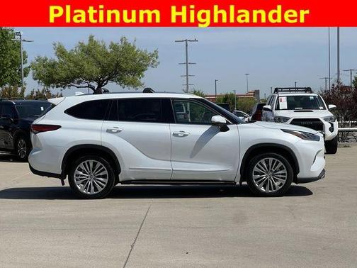 2023 Toyota Highlander Platinum