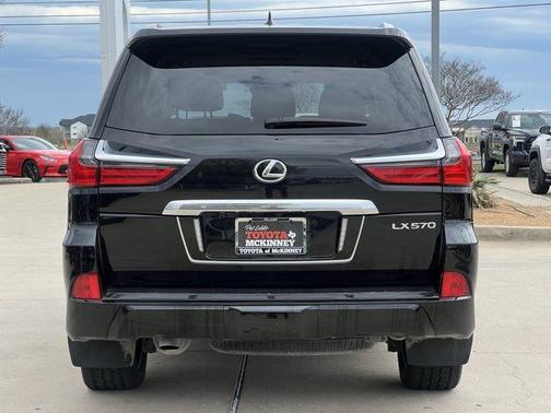 2021 Lexus LX 570 Two-Row