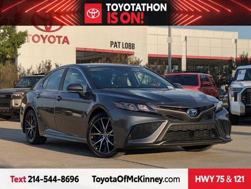 2024 Toyota Camry Hybrid SE