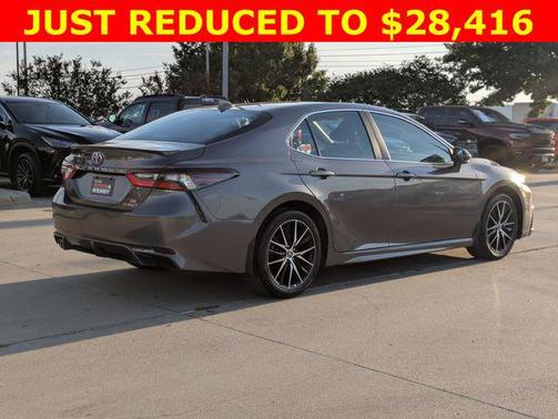 2024 Toyota Camry Hybrid SE