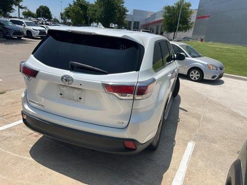 2016 Toyota Highlander LE