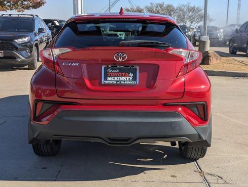 2022 Toyota C-HR XLE