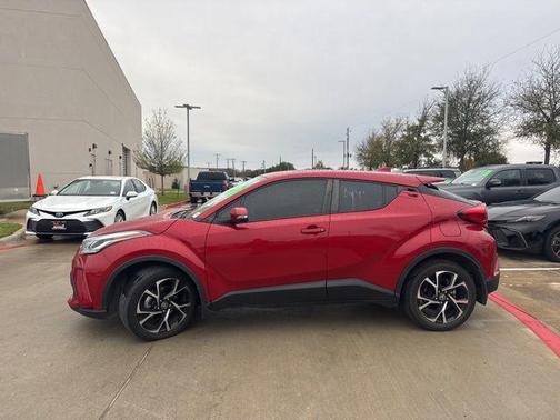 2022 Toyota C-HR XLE
