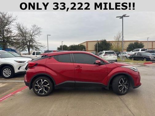 2022 Toyota C-HR XLE