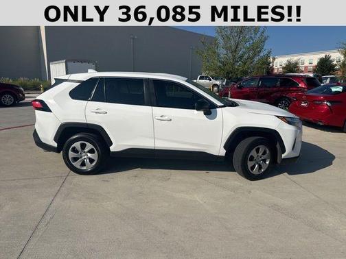 2023 Toyota RAV4 LE