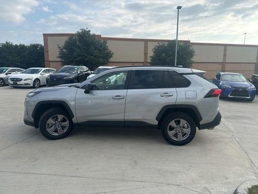 2024 Toyota RAV4 Hybrid LE