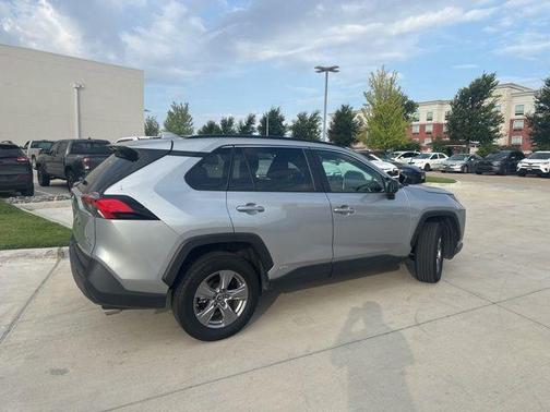 2024 Toyota RAV4 Hybrid LE