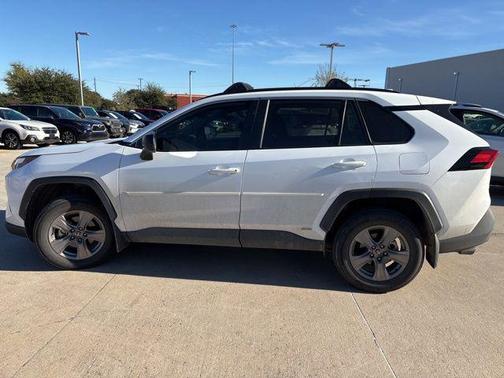 2025 Toyota RAV4 Hybrid LE