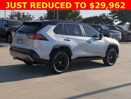 2022 Toyota RAV4 Hybrid SE