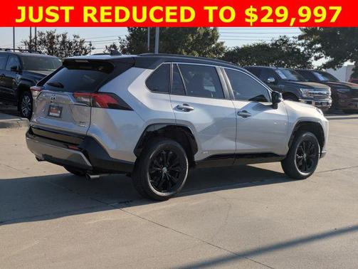 2022 Toyota RAV4 Hybrid SE