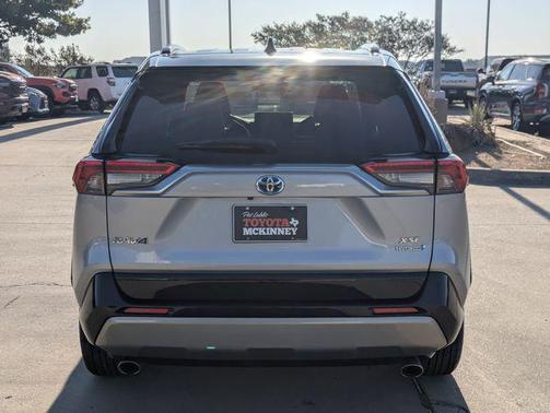 2022 Toyota RAV4 Hybrid SE