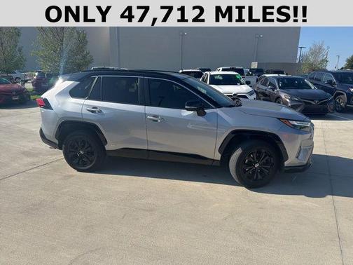 2022 Toyota RAV4 Hybrid SE