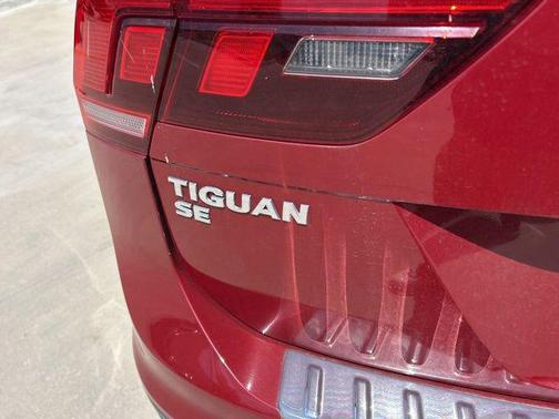 Cardinal Red Metallic 2019 Volkswagen Tiguan 2.0T SE