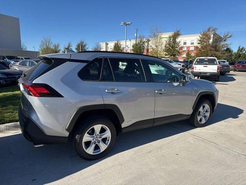 2021 Toyota RAV4 Hybrid XLE