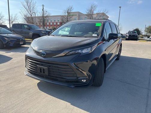 2024 Toyota Sienna Woodland Edition