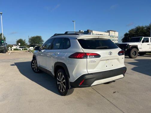 2024 Toyota Corolla Cross XLE