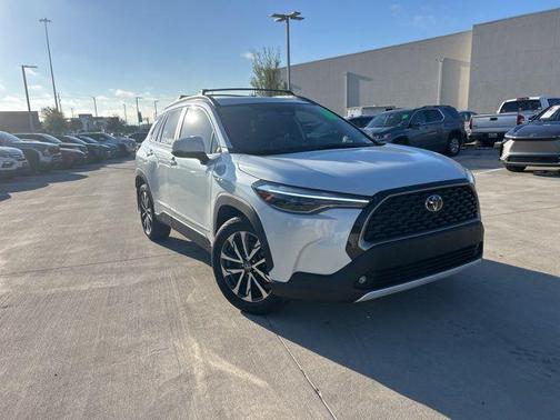 2024 Toyota Corolla Cross XLE