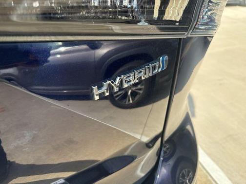 2023 Toyota Highlander Hybrid Platinum