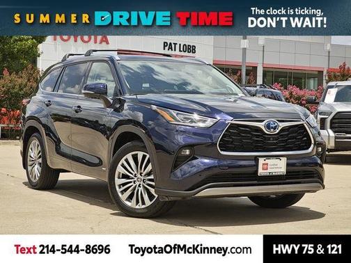 2023 Toyota Highlander Hybrid Platinum