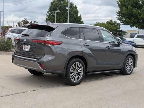 2022 Toyota Highlander Platinum