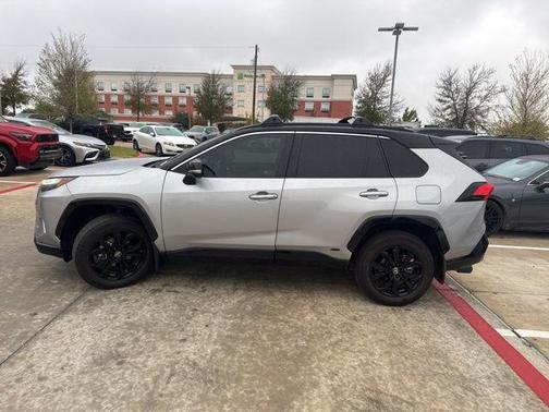 2024 Toyota RAV4 Hybrid SE