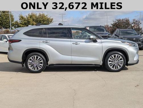 2024 Toyota Highlander Platinum