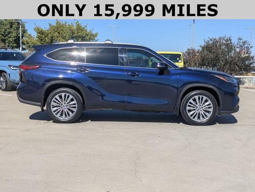 2023 Toyota Highlander Platinum
