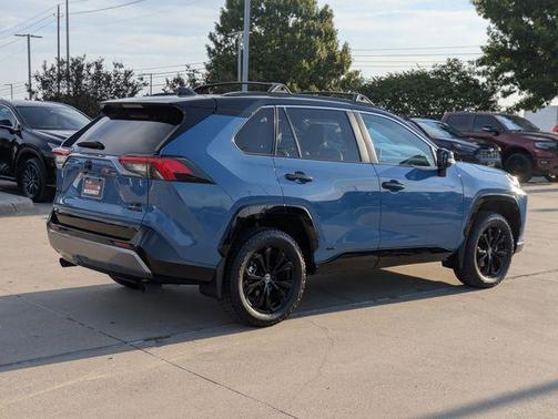 2024 Toyota RAV4 Hybrid SE