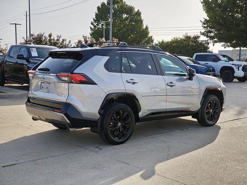 2024 Toyota RAV4 Hybrid SE