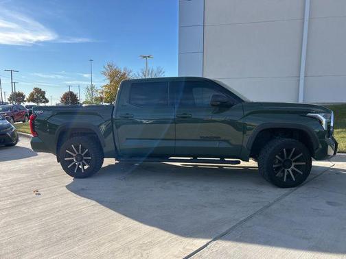 2022 Toyota Tundra SR5