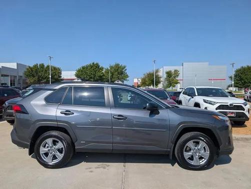 2025 Toyota RAV4 Hybrid LE