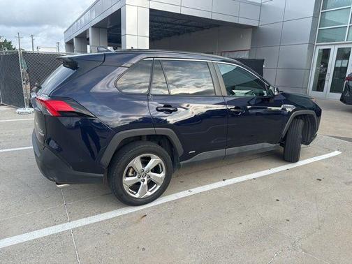 2021 Toyota RAV4 Hybrid XLE Premium